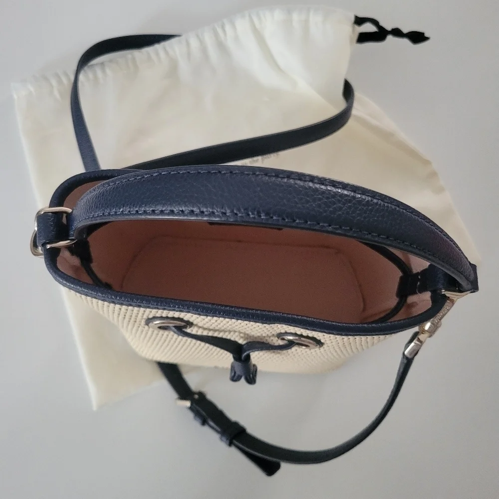 Kate spade Eva  Straw Small Bucket bag.